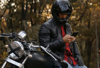 苹果手机在摩托车上震动摄像头坏了,骑摩托车苹果手机摄像头抖动
